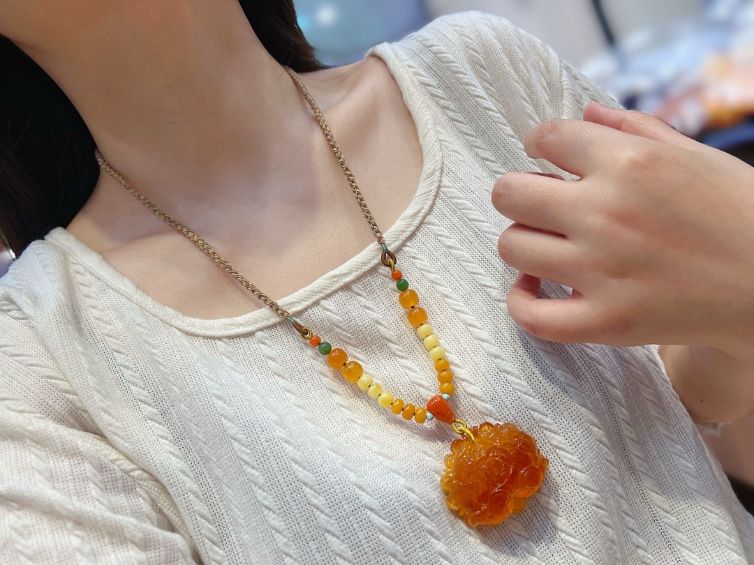 天然原矿蜜蜡牡丹花吊坠