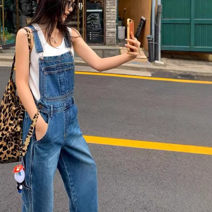 蓝色牛仔背带裤女2026春夏季宽松休闲减龄连体裤阔腿直筒长裤