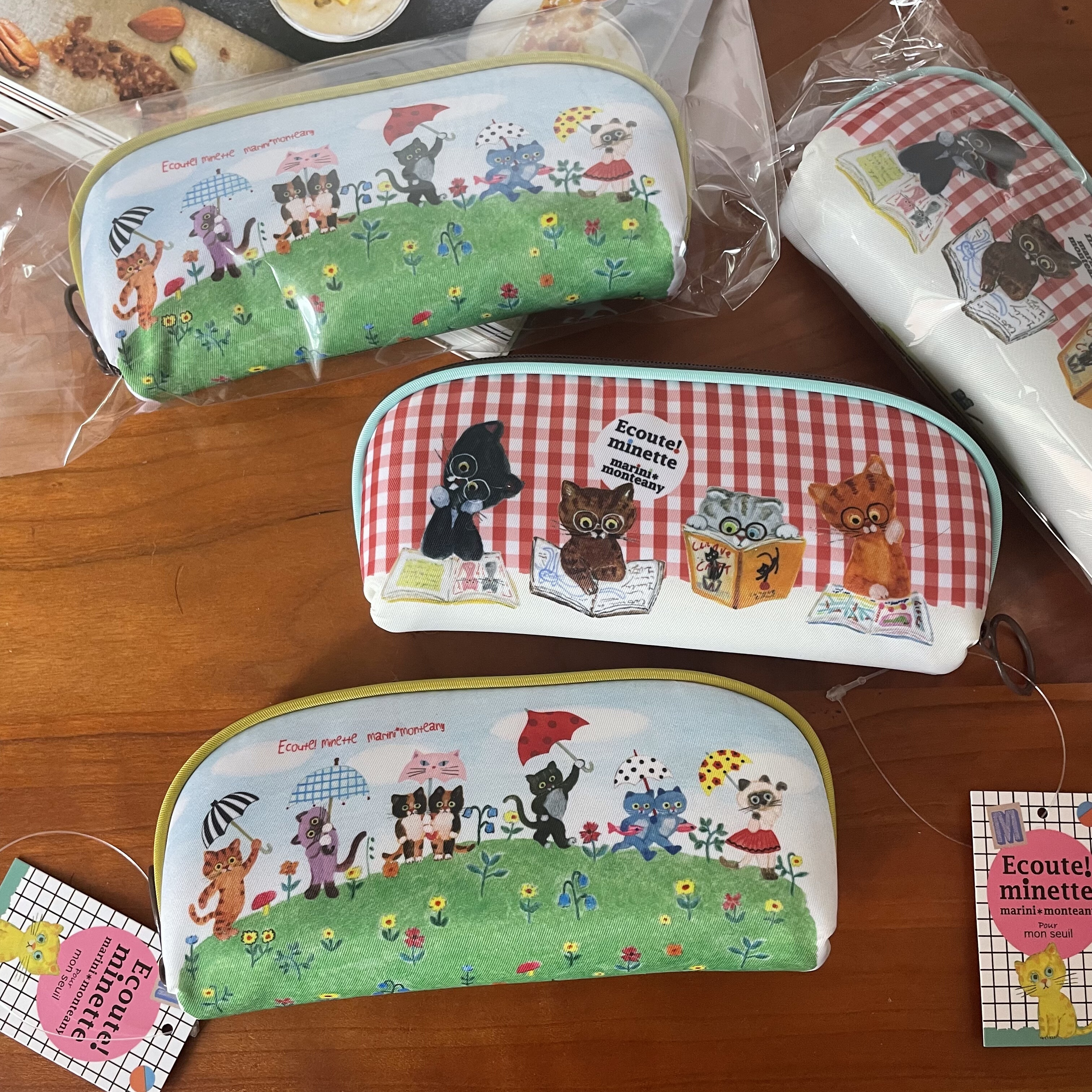 包邮 现货日本正版 童话绘本插画收纳包眼镜盒眼镜袋 也可做笔袋