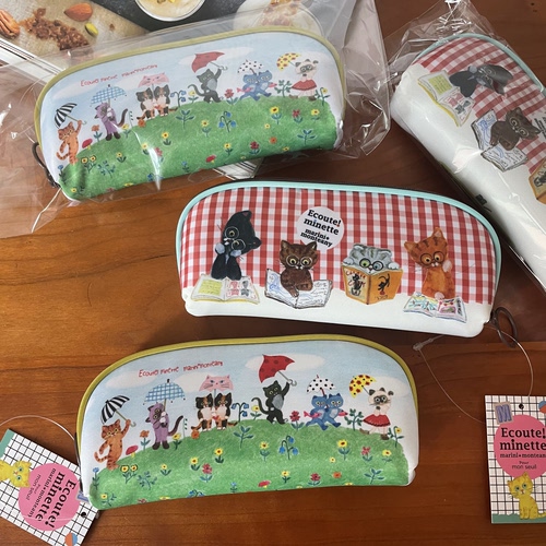 包邮 现货日本正版 童话绘本插画收纳包眼镜盒眼镜袋 也可做笔袋