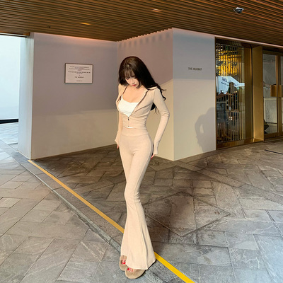 Liuu嘻嘻阿休闲风连帽长袖拉链上衣女秋季紧身修身弹力喇叭裤套装