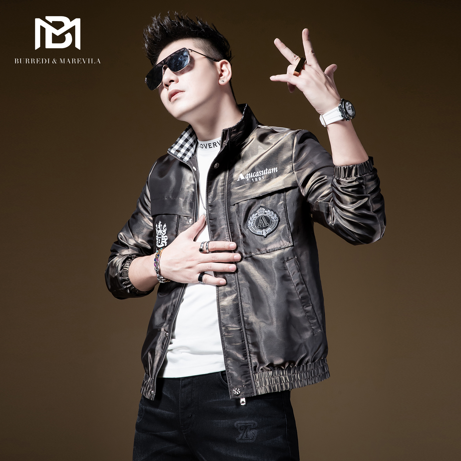 高级感炸街痞帅字母印花亮面外套