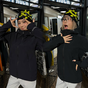 C3455 情侣户外露营通勤百搭防风防泼透气软壳夹克衣 大嘴衣说