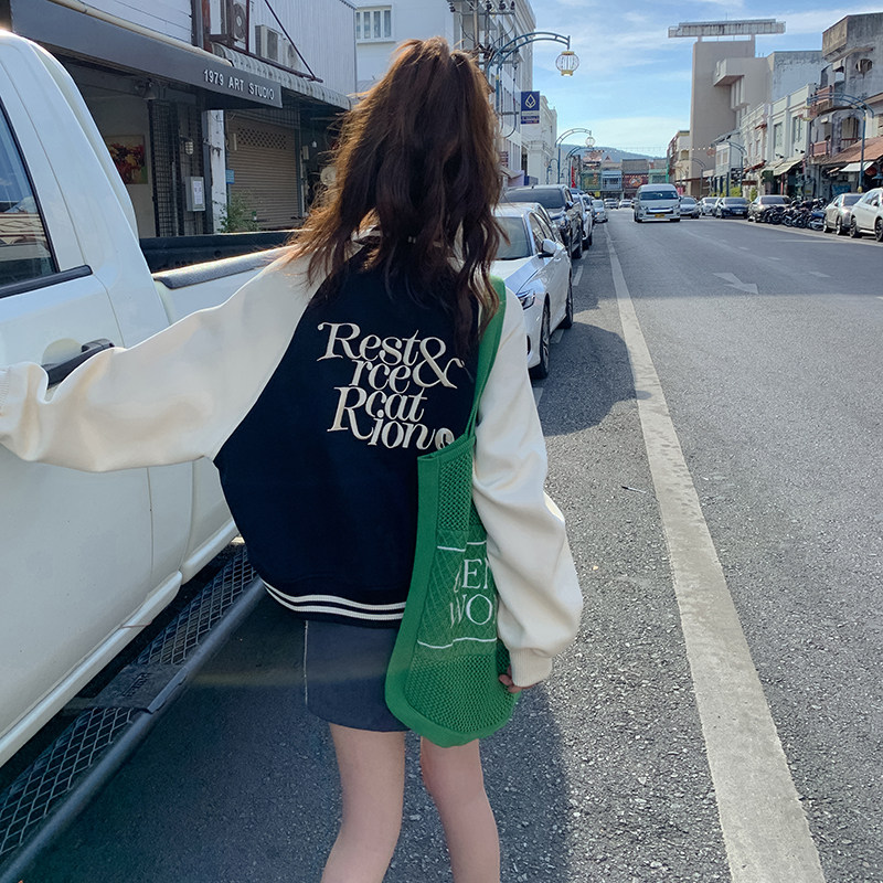 撞色拼接刺绣黑色棒球服短外套女春秋2025新款夹克上衣巨好看流行图片