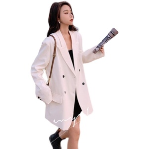 2022春款现货！主推有韩版白色宽松休闲西装外套 P115K168图片
