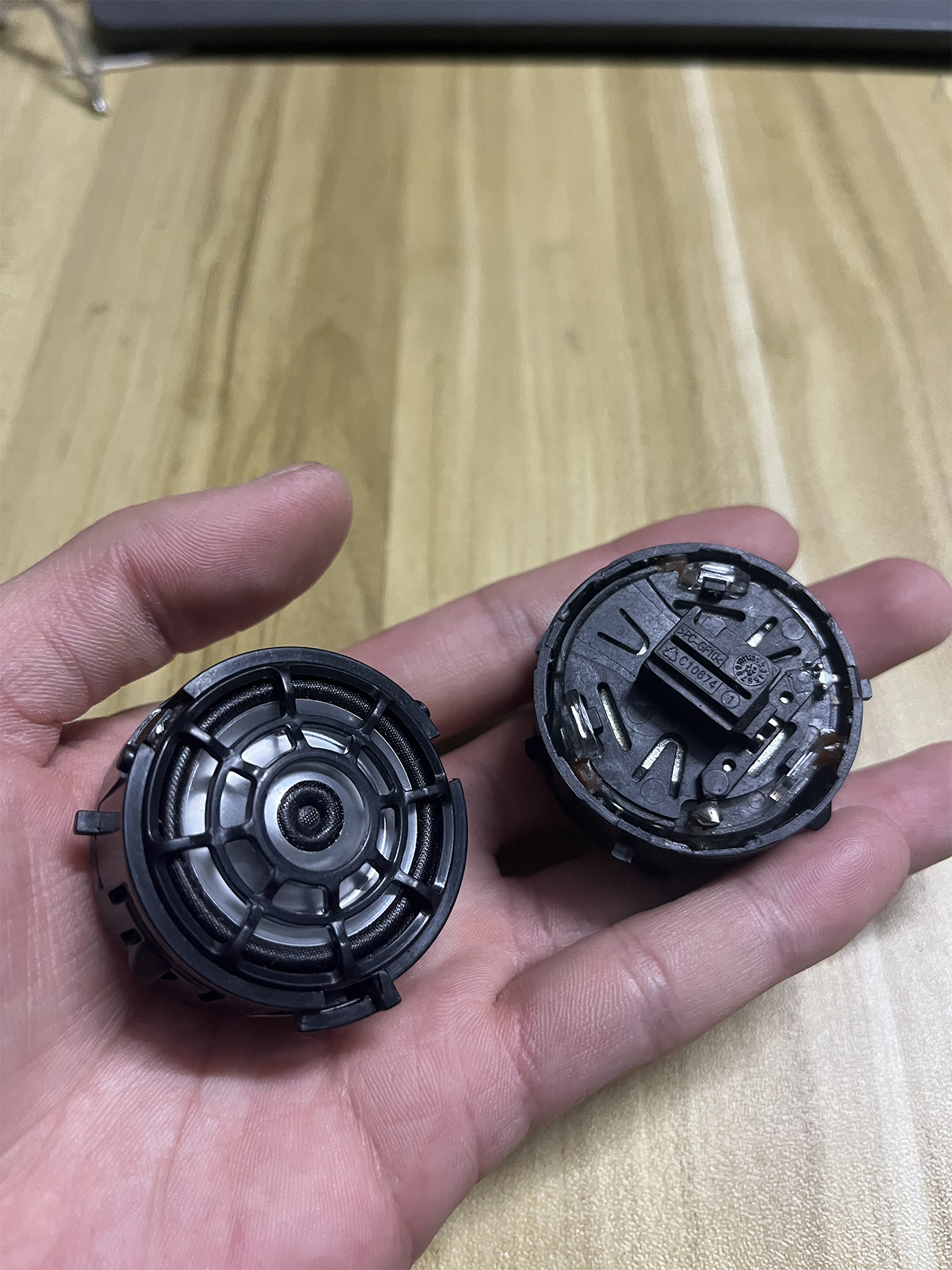 适用奔驰S级W223C级E级GLC大柏林高音喇叭1.5寸汽车音响扬声器