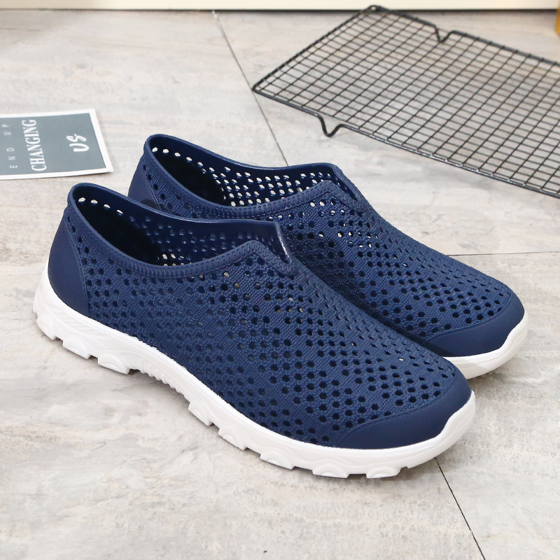 巨力休闲冬季防风防滑耐磨洞洞鞋