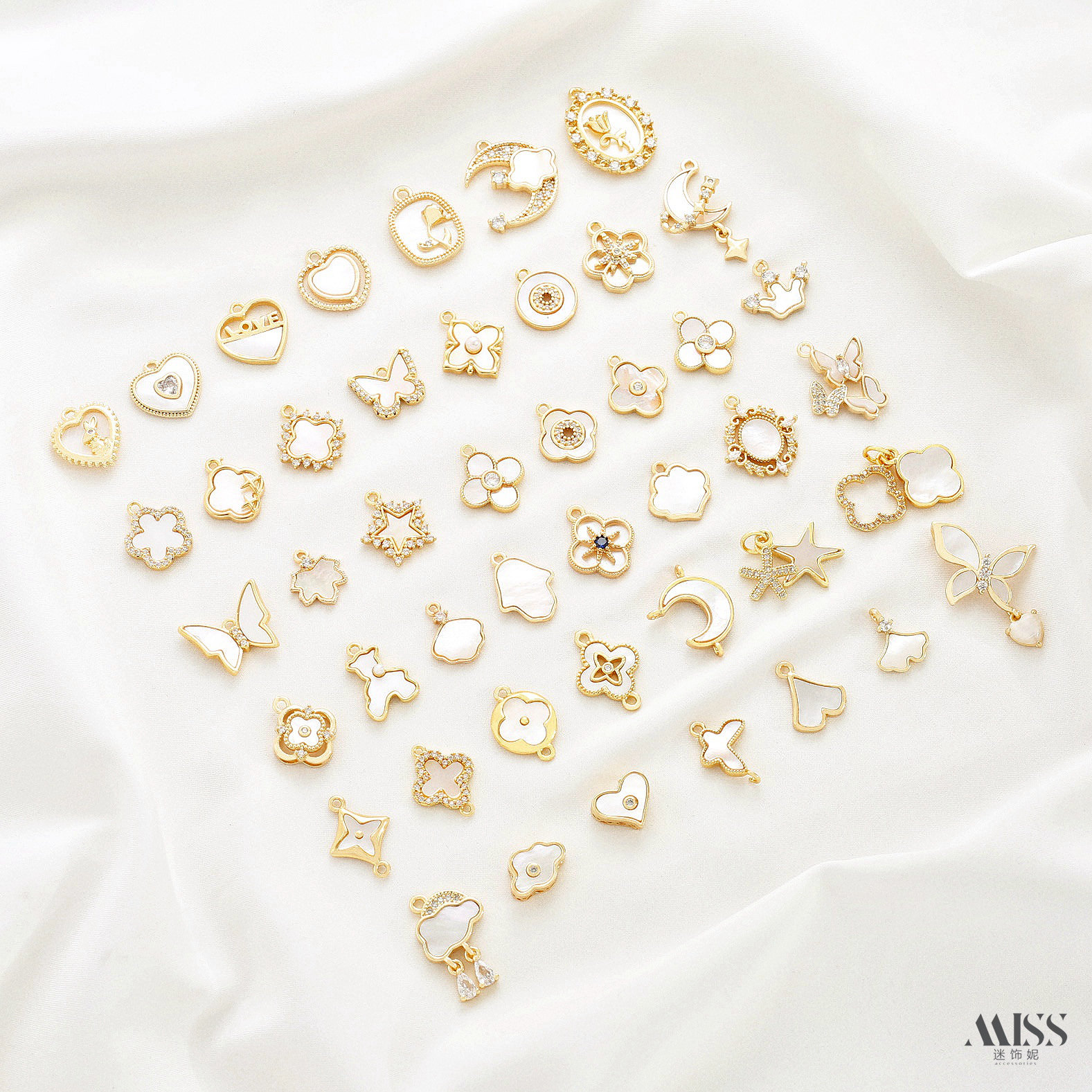 镶嵌天然白贝壳爱心四叶草蝴蝶玫瑰花18K包金保色吊坠diy饰品配件