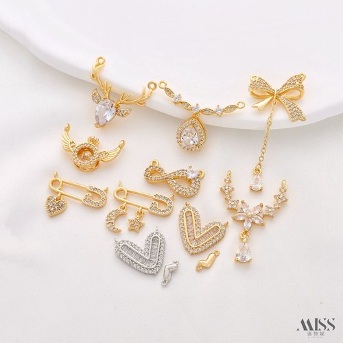 祢饰妮女士铜保色吊坠镀真金