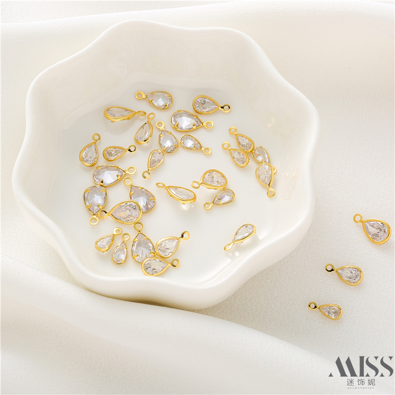 祢饰妮女金属镀金保色锆石小吊坠