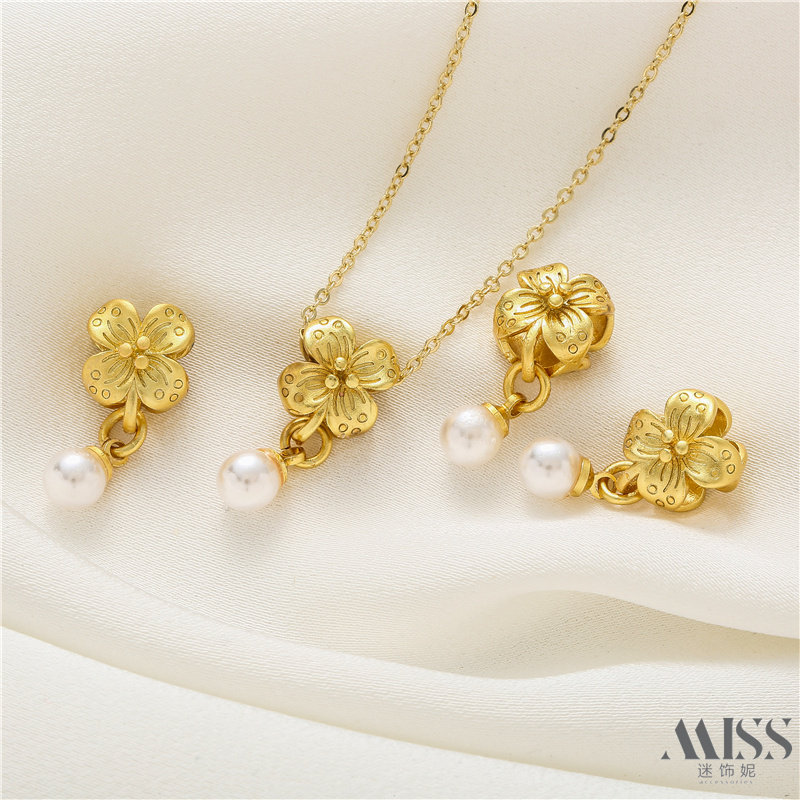 18K哑金保色吊贝珠大孔四叶草隔珠diy手工珍珠手链项链吊饰品配件,饰品/流行首饰/时尚饰品新,其他DIY饰品配件,淘宝优惠券,粉丝福利购,淘宝优惠卷