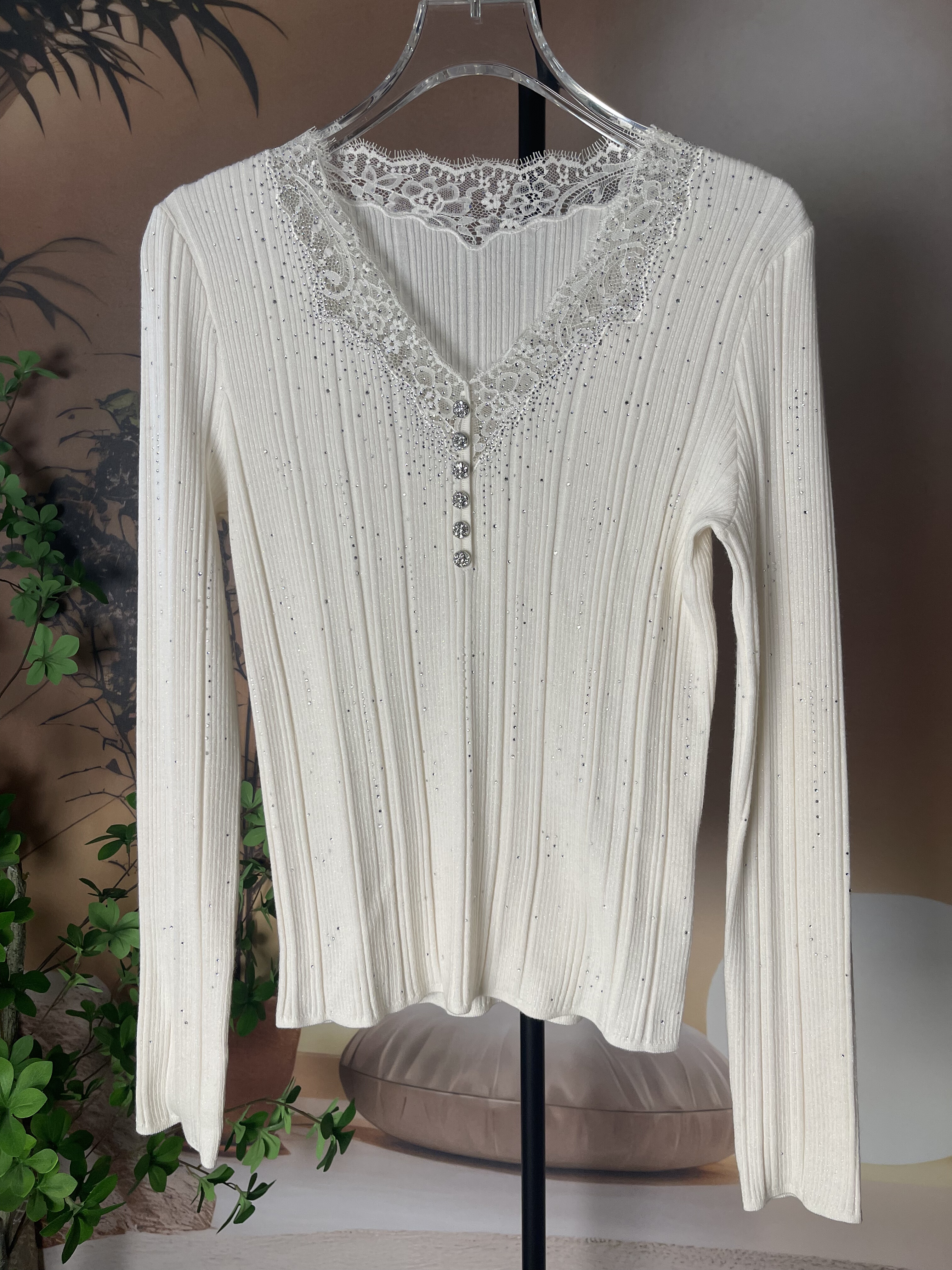 秋冬新款名媛气质重工蕾丝拼接V领修身显瘦软糯绵羊毛打底针织衫,女装/女士精品,毛针织衫,淘宝优惠券,粉丝福利购,淘宝优惠卷