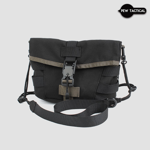 街头战术磁力扣斜挎包