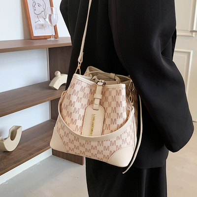 taobao agent Advanced fashionable demi-season one-shoulder bag, universal brand shoulder bag, bucket, high-quality style, 2023 collection, western style