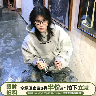 无性别穿搭小众超火灰色连帽卫衣女2025新款 设计感街头重磅上衣潮