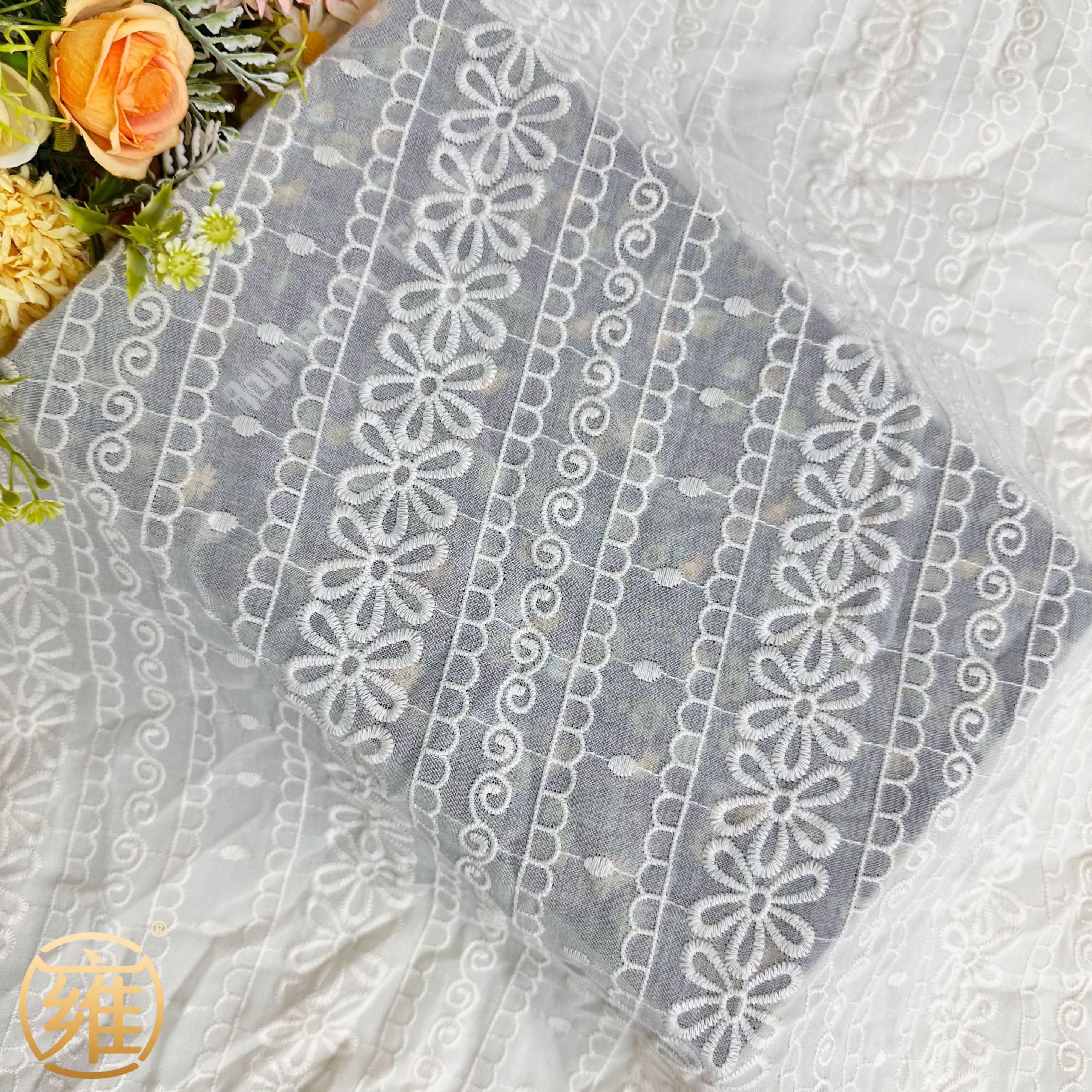 米色条纹小碎花绣花布小清新桌布刺绣水溶布连衣裙婚纱花边面料