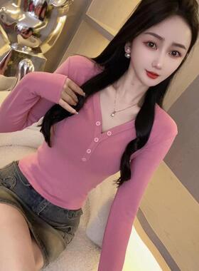 2026春季新款V领时尚简约排扣长袖T恤女装气质修身显瘦高级0111r