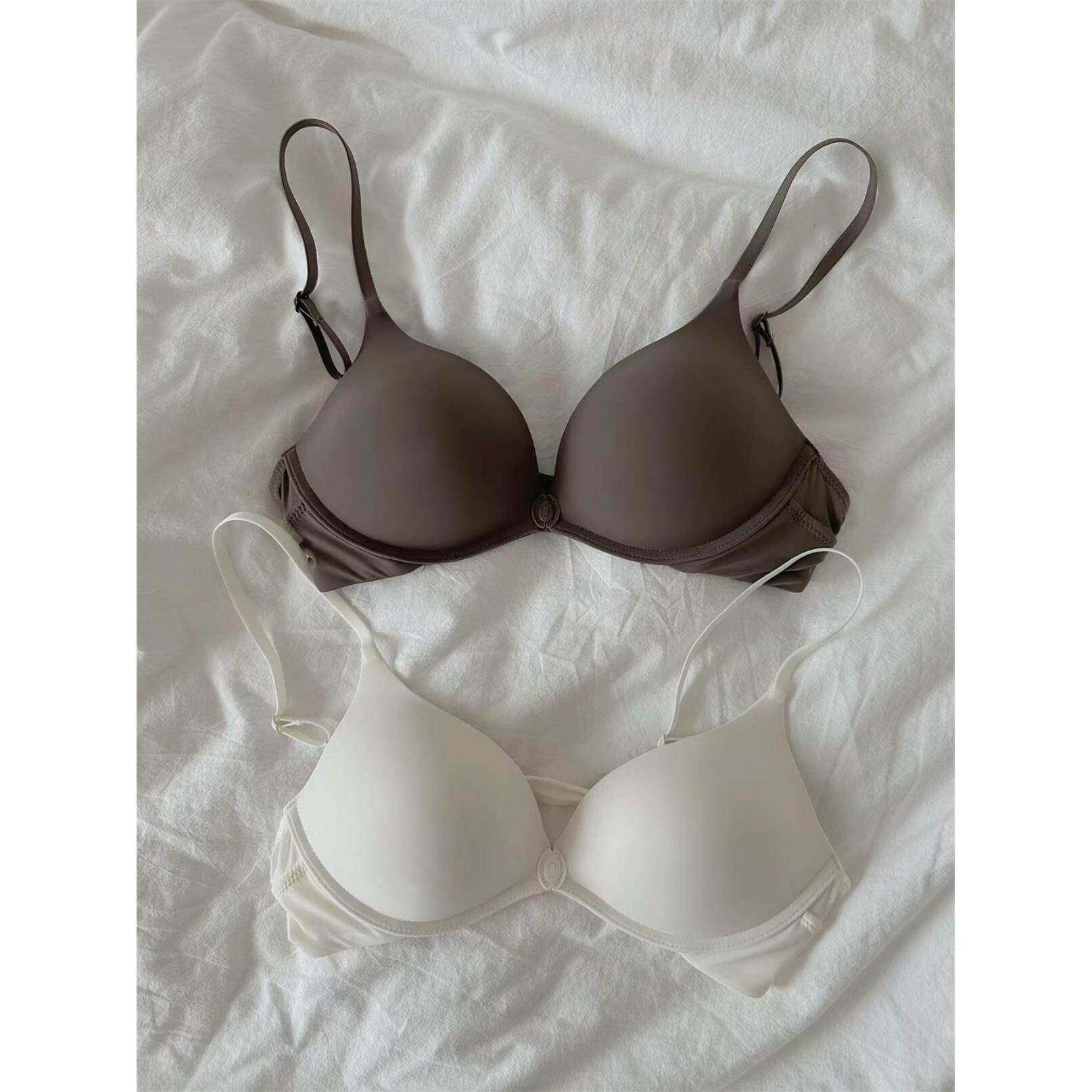 薄和无痕迹的前扣亲密的女性与小乳房性感和美丽的背部0602e