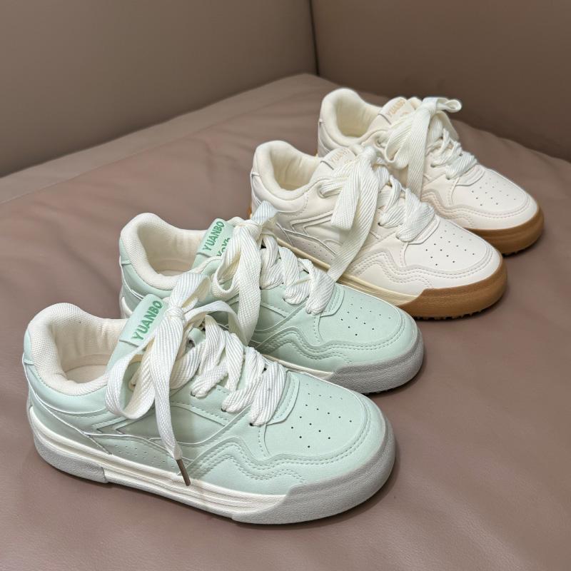 3543码小白鞋女百搭板鞋41大码女鞋面包休闲运动鞋1114w