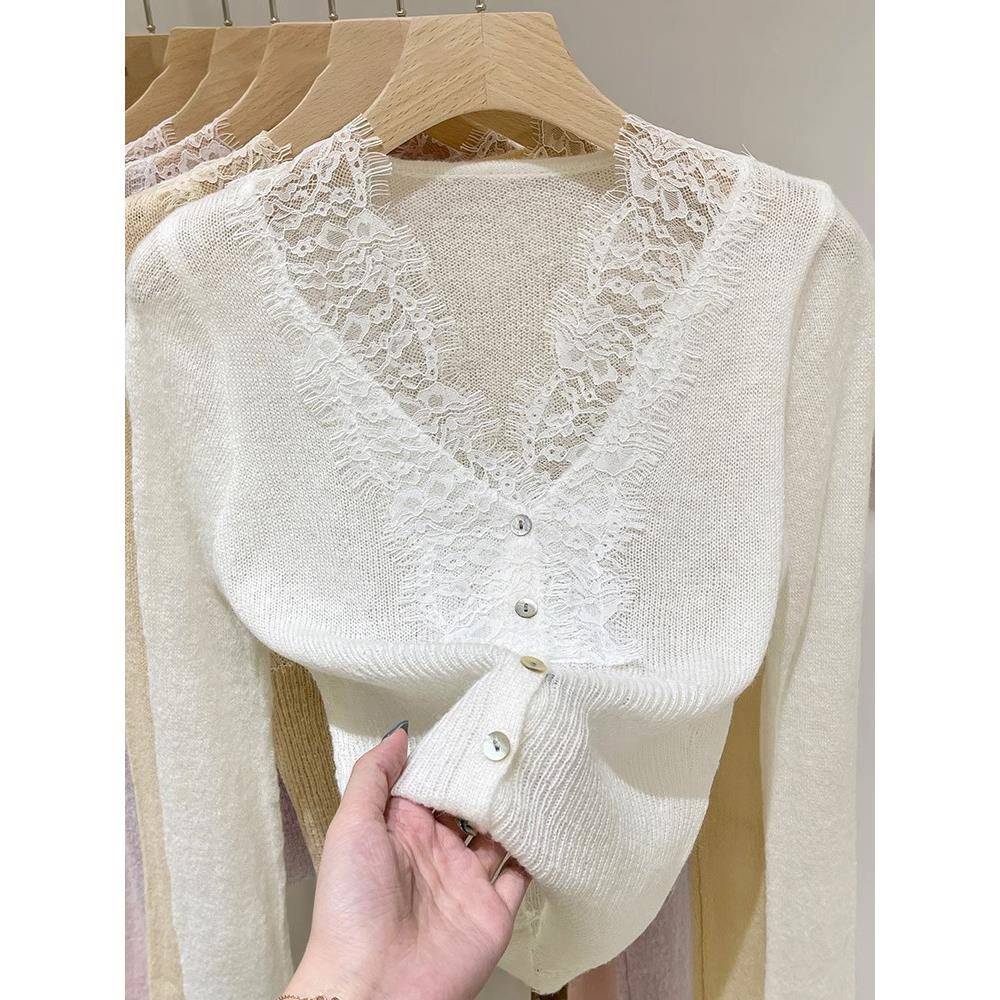 气质V领蕾丝打底衫女冬新款内搭小衫修身显瘦针织衫上衣1130w