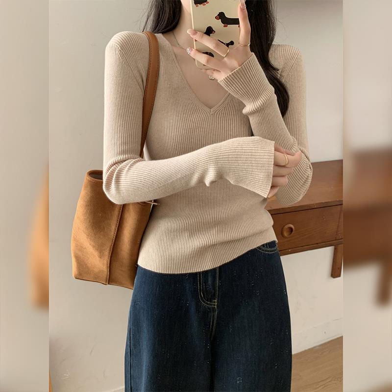 冬季V领漏锁骨针织毛衣女修身上衣别致坑条内搭长袖打底衫1013c