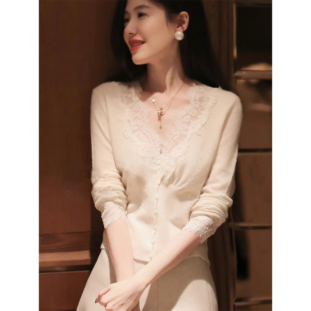 法式V领蕾丝打底衫女冬新款内搭小衫气质名媛针织衫上衣1130w