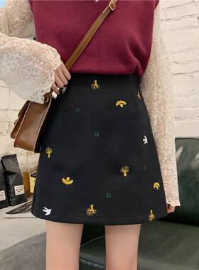 黑色毛呢刺绣半身裙女200斤胖mm大码高腰短裙遮跨包臀a字裙0119r