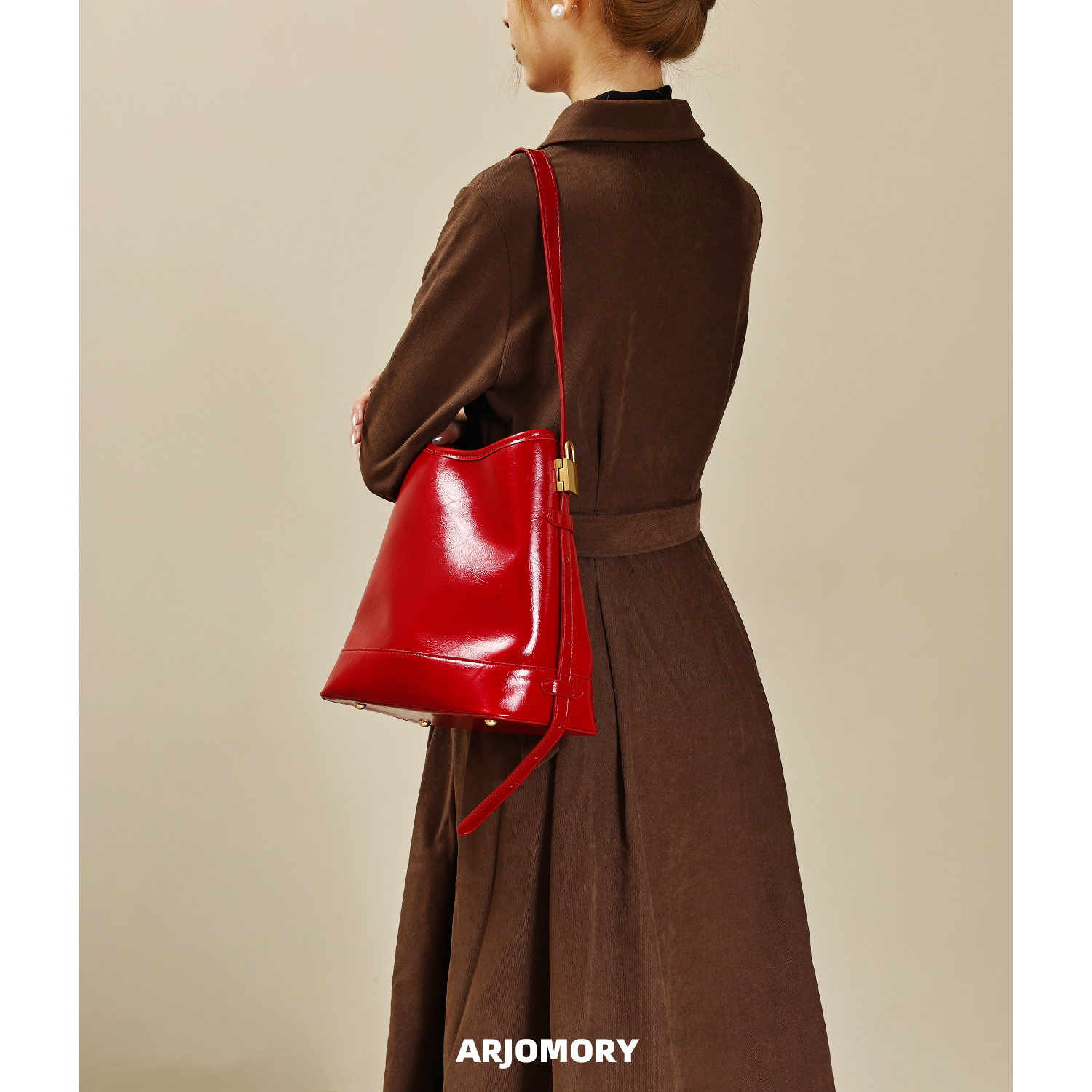 ARJOMORY小众大容量软皮水桶包2025早秋慵懒松弛大包单肩斜挎女包