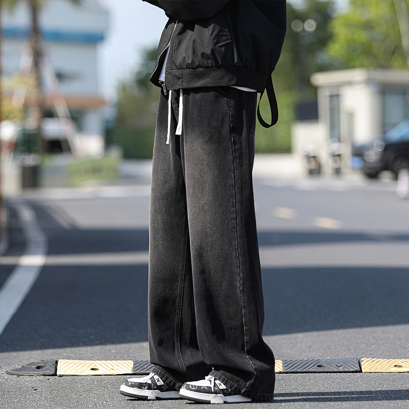 黑色