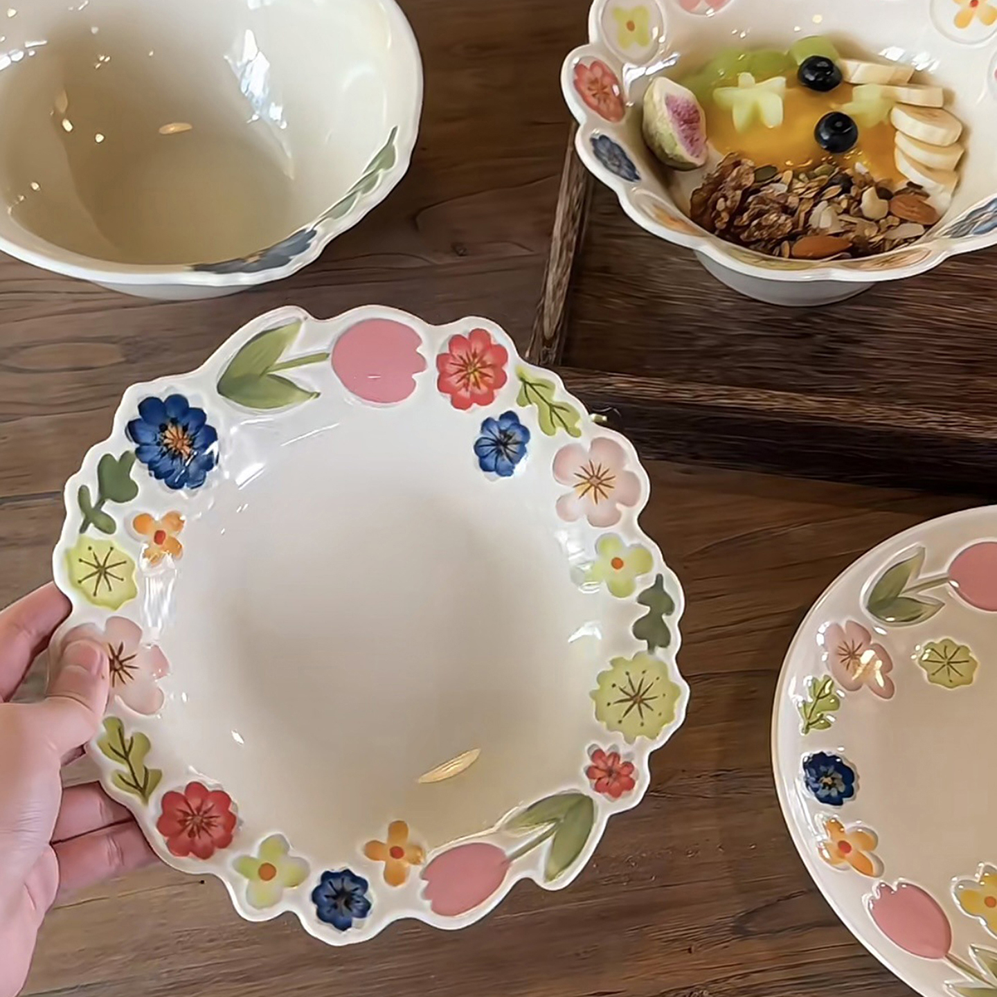 釉下彩手绘花卉餐具仙女盘