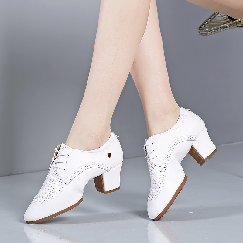 专业拉丁舞鞋女成年室外跳交谊舞蹈鞋软底中跟水兵广场舞女鞋白色