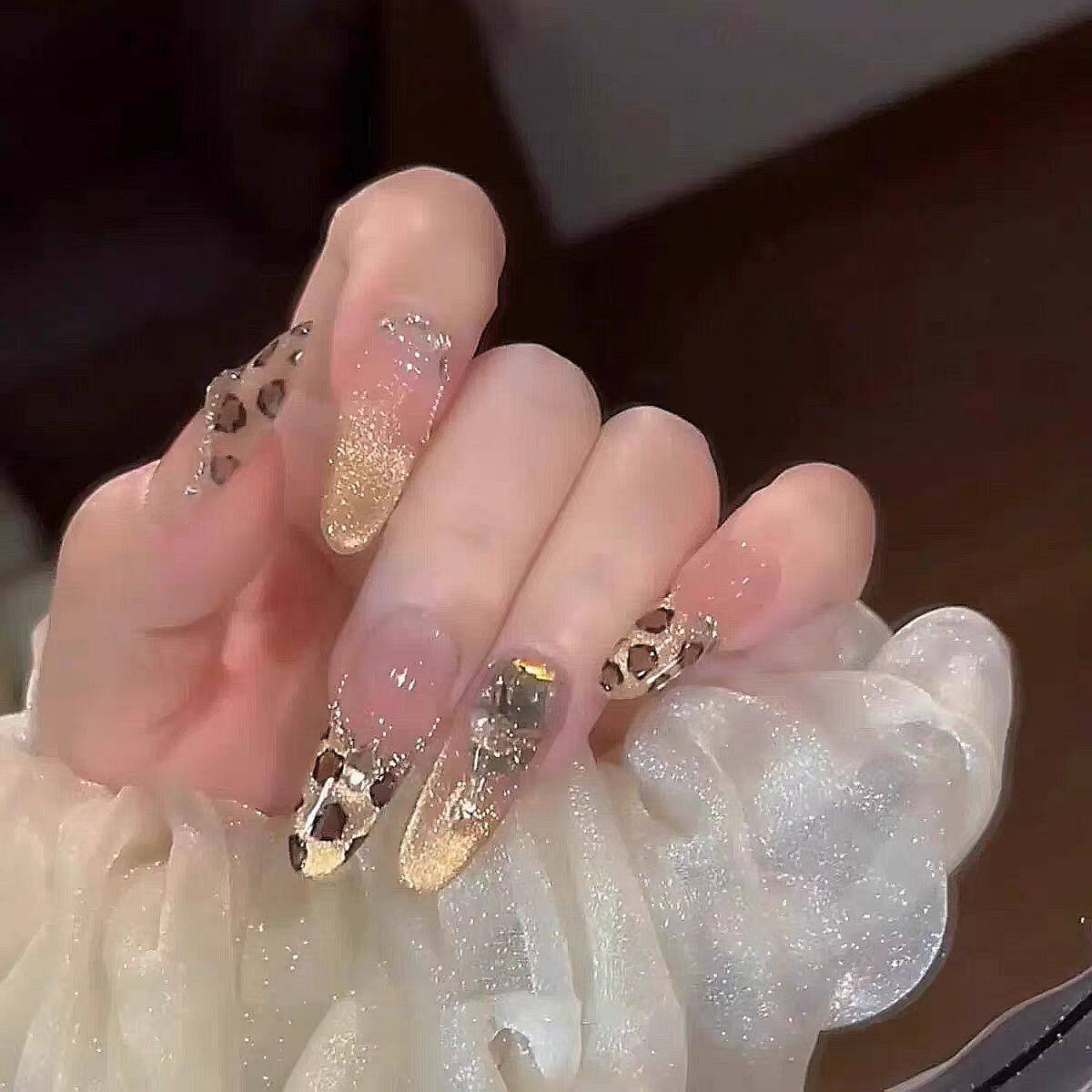 穿戴甲轻奢爆闪猫眼豹纹美甲金色美甲假指甲高级感穿戴式显白美甲