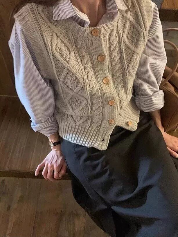 新款圆领麻花羊毛马甲女宽松慵懒风复古套头打底针织衫外穿毛衣