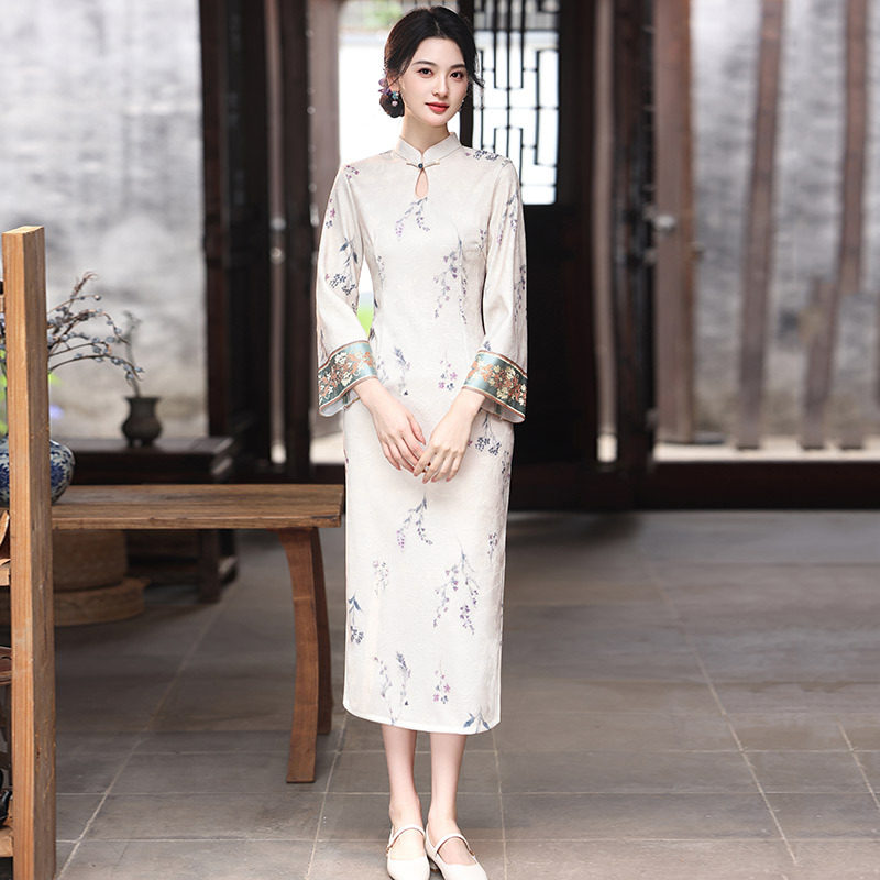 时尚华韵白色加绒冬装国风新中式长款长袖旗袍2026新款年轻款女