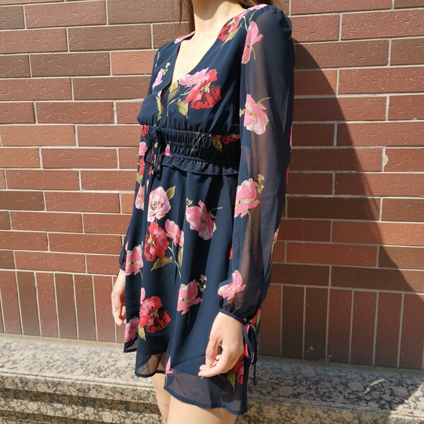 LO** 设计师 V领 印花 复古 高腰围 飘逸灵动连衣裙