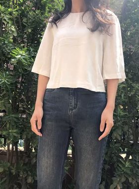 Witc**ry 澳洲 显瘦 简约时髦 百搭 白色上衣TOPS