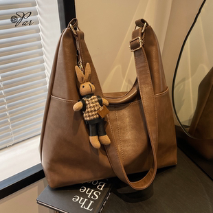 托特包高级感包包女包2026年秋季流行百搭单肩包大容量通勤斜挎包