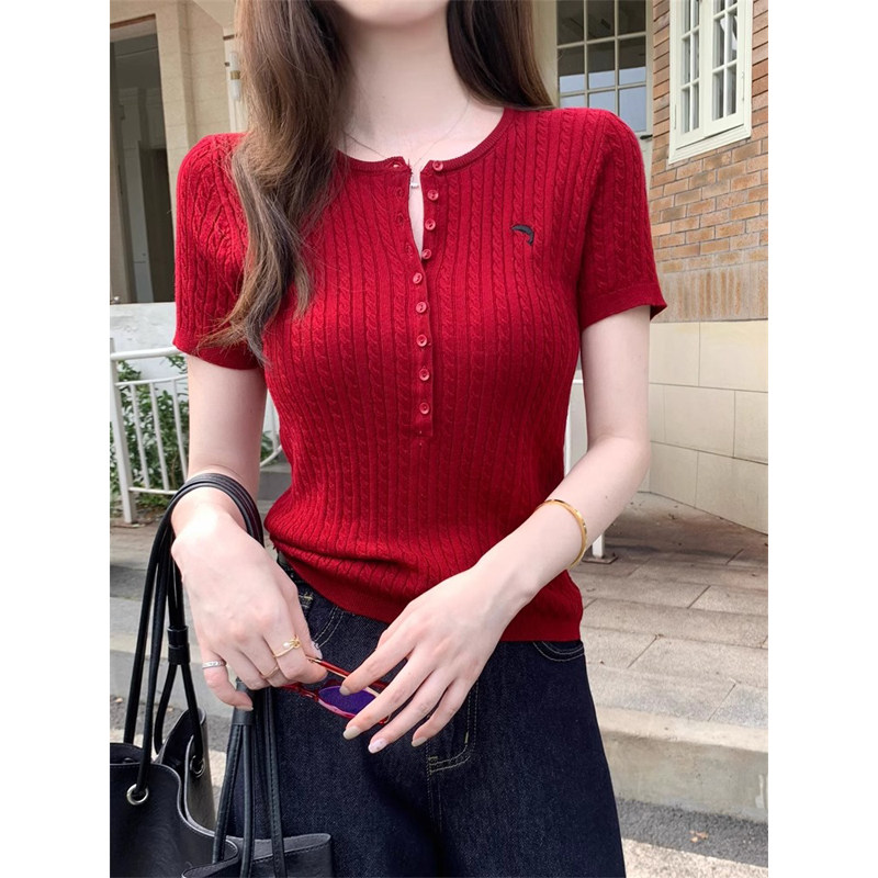 正肩红色t恤女短袖夏季美式复古修身设计感小众刺绣麻花针织上衣