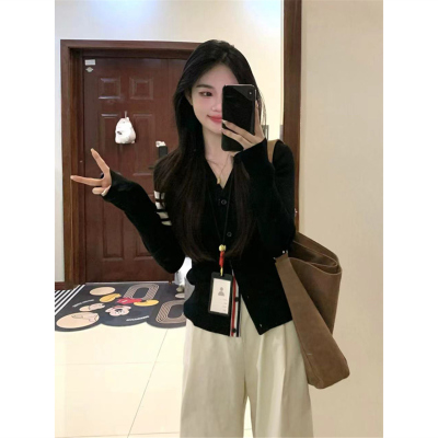 黑色显瘦v领长袖针织开衫女秋冬季修身学院风毛衣小个子短款上衣