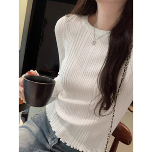 早秋木耳边圆领修身紧身长袖打底针织衫上衣设计感白色毛衣女内搭