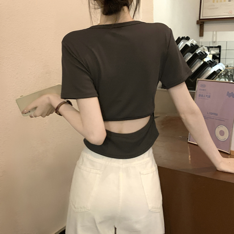 正肩短袖t恤女夏季设计感小众修身显瘦短款别致心机露背上衣
