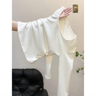 白杏色德绒打底衫女内搭秋冬加厚保暖磨毛长袖t恤方领修身小上衣