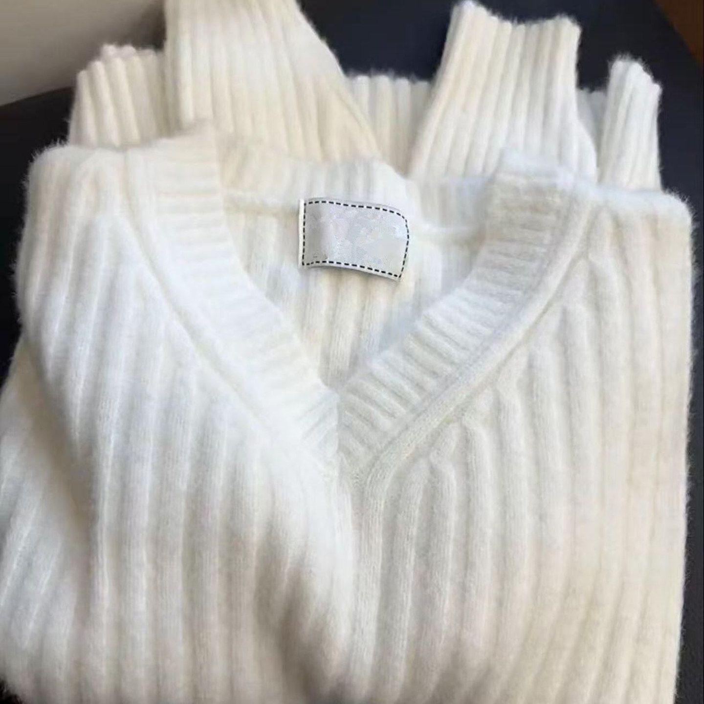 秋冬v领慵懒可外穿高级感软糯长袖打底针织衫上衣加厚内搭毛衣女