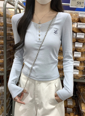 浅蓝色miu系温柔卡腰上衣2025早秋正肩刺绣纽扣t恤长袖内搭打底衫