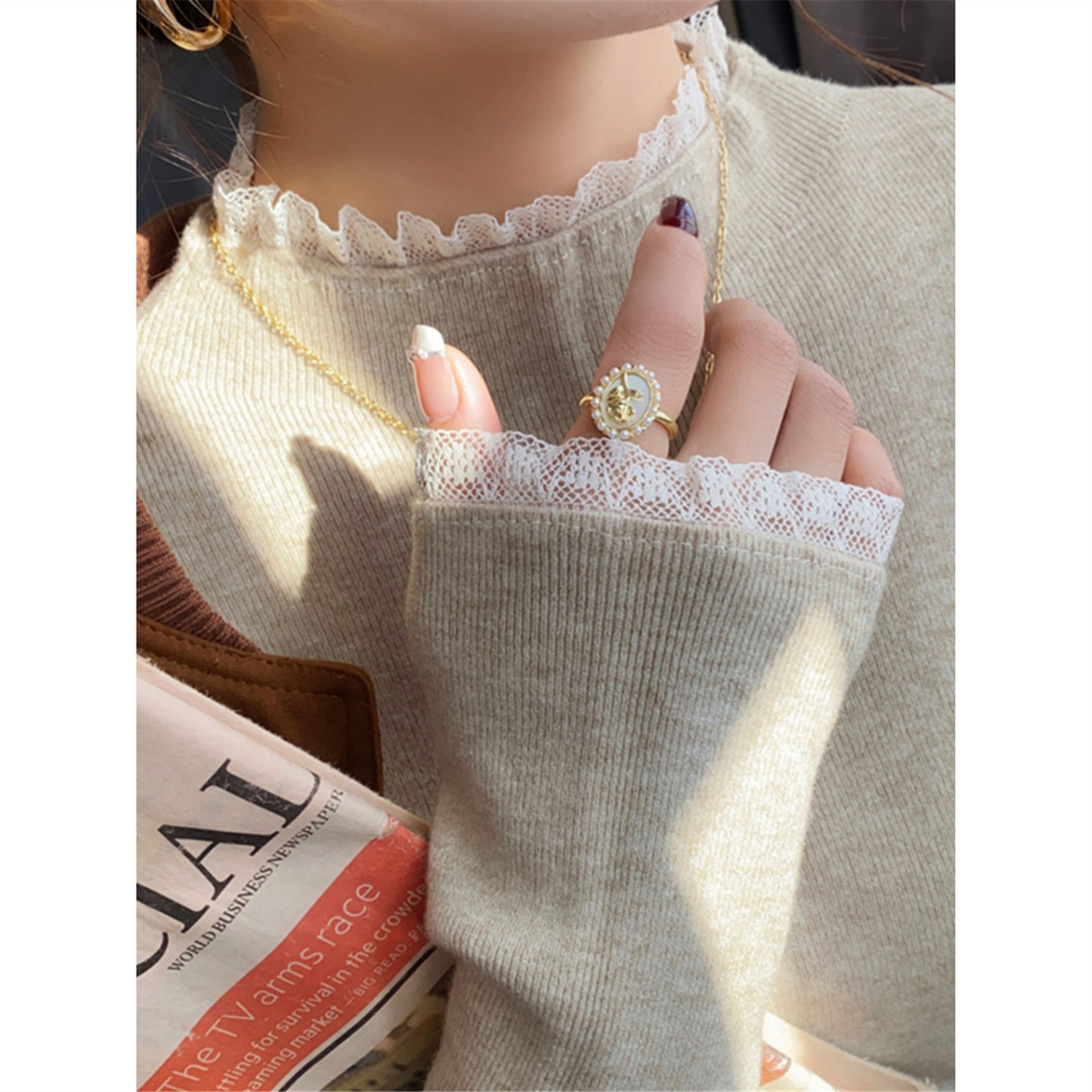 蕾丝半高领打底衫女内搭2025秋冬新款气质高级感长袖毛衣针织上衣