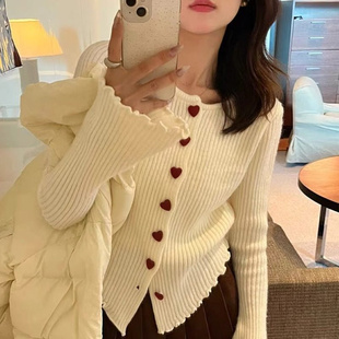 春秋冬季韩系氛围感爱心纽扣针织开衫上衣外搭短款小个子外套毛衣