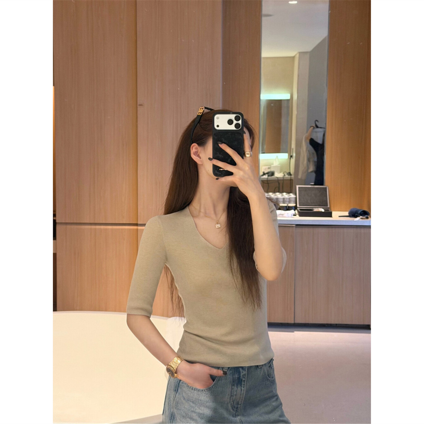 韩系燕麦色v领短袖针织衫女夏季巨好看气质正肩修身五分袖t恤上衣图片