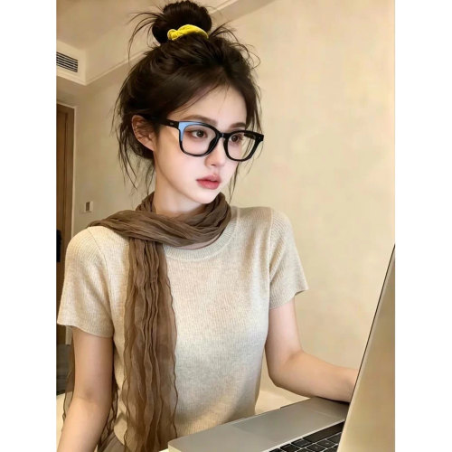 圆领正肩针织短袖t恤女早秋简约百搭修身老钱风复古长条丝巾上衣