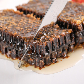 老蜂巢蜂巢蜜嚼着吃纯正天然非野生农家自产老巢蜜一斤装 百花蜂蜜