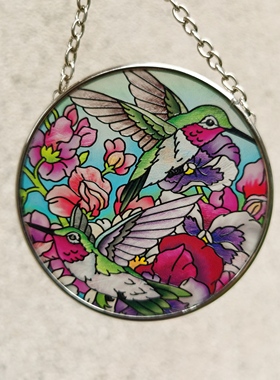 清仓 蜂鸟与三色堇AMIA彩绘玻璃挂画捕光器花园露台挂件复古绚丽